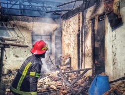 Dua Rumah Warga di Indramayu Ludes Dilalap Api, Satu Petugas Damkar Cedera